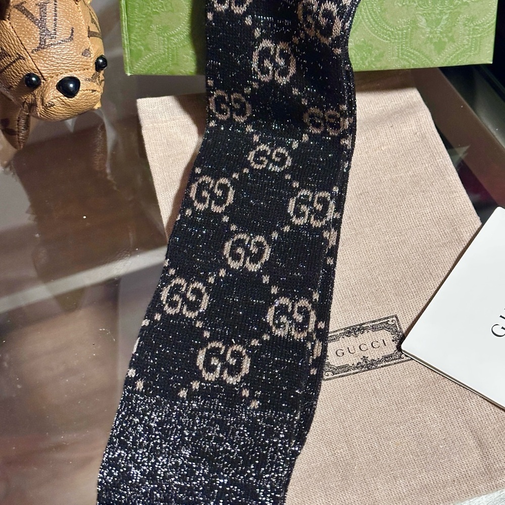 💯🩷Authentic GUCCI Black & Gray metallic shiny lamé shimmer GG Socks - Picture 12 of 13